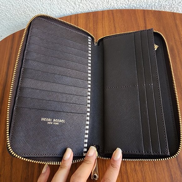 🔴SOLD🔴NWOT Henri Bendel Centennial Stripe Zip Around Wallet with Dustbag - Picture 6 of 11